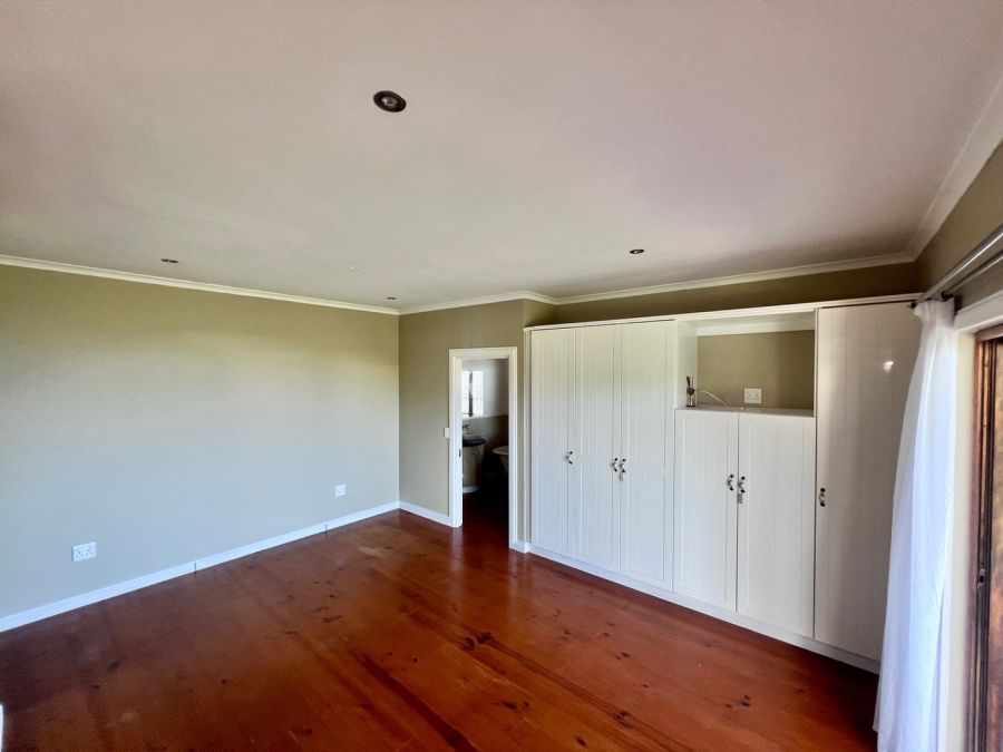 4 Bedroom Property for Sale in Herolds Bay Western Cape